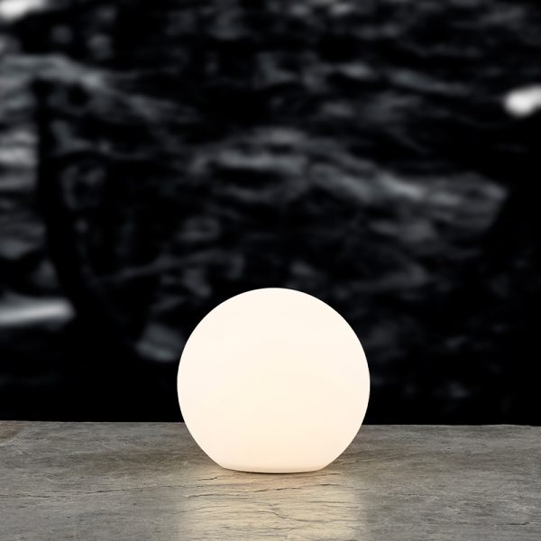 Villa Collection Maane LED lampe m. solar hvid 25x23 cm