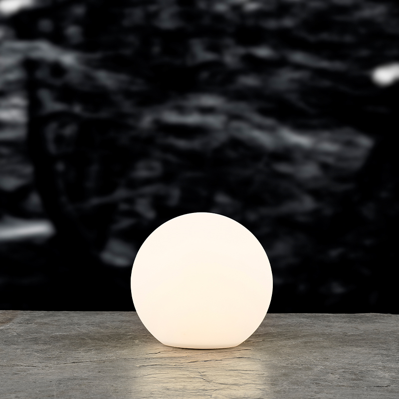 Villa Collection Maane LED lampe m. solar hvid 25x23 cm - Image 1